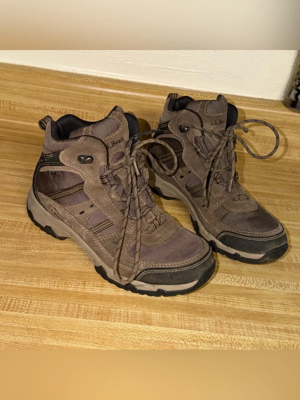 L.L. Bean Men's size 7.5 Trail Mid-Height Hiking Boots shoes outdoors